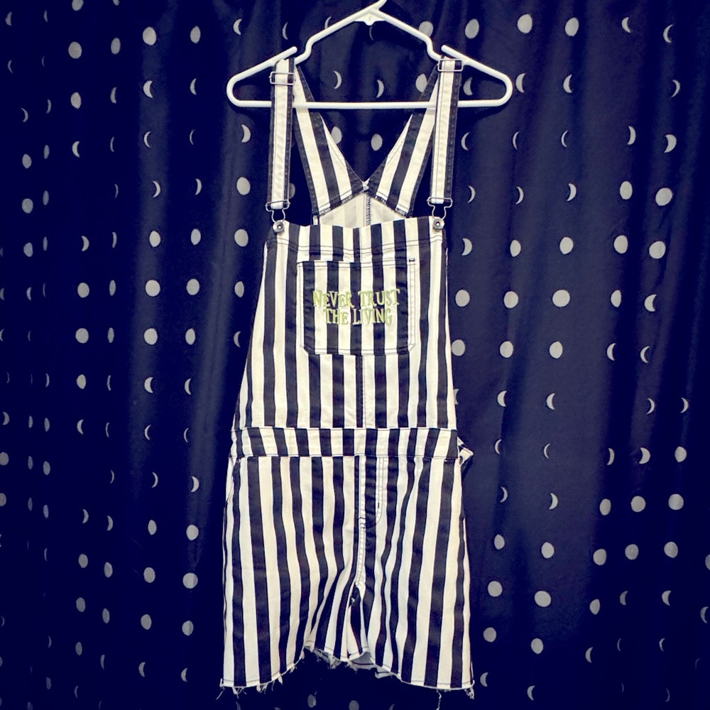 Hot Topic Beetlejuice Overalls Shortalls 3X